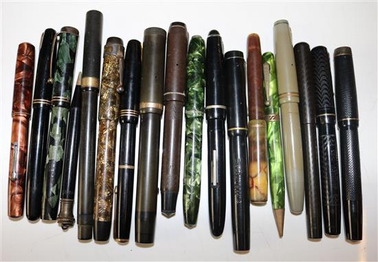 Qty mixed fountain pens